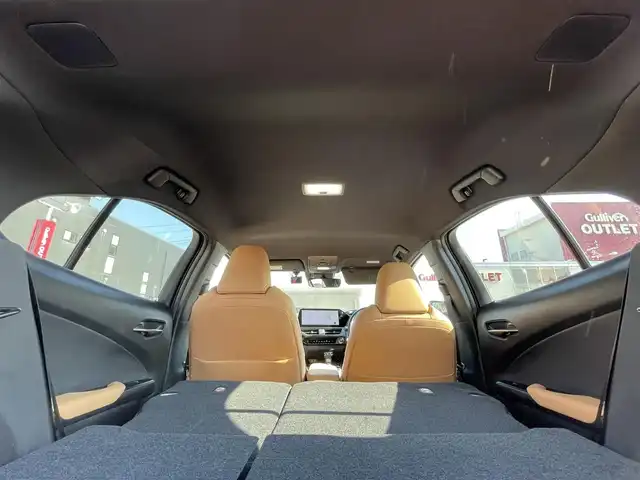 レクサス ＵＸ 250h バージョンL 群馬県 2023(令5)年 5.6万km ブレージングカーネリアンコントラストレイヤリング レクサスセーフティーシステム/・衝突軽減ブレーキ/・クルーズコントロール/・クリアランスソナー/・レーンキープアシスト/・ブラインドスポット/・オートハイビーム/・オートマチックハイビーム/・横滑り防止装置/・パノラミックビューモニター/・SOSコール/純正12.3インチナビ/・AM/FM/Bluetooth/・USB/フルセグTV/パドルシフト/パワーバックドア/前席シートヒーター/前席エアシート/前席パワーシート/ハンドルヒーター/シートメモリー/前後ドライブレコーダー/純正フロアマット/純正18インチアルミホイール/プッシュスタート/スマートキー