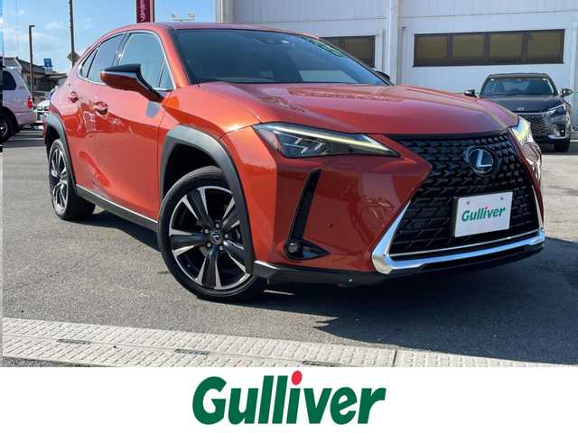 レクサス ＵＸ 250h バージョンL 群馬県 2023(令5)年 5.6万km ブレージングカーネリアンコントラストレイヤリング レクサスセーフティーシステム/・衝突軽減ブレーキ/・クルーズコントロール/・クリアランスソナー/・レーンキープアシスト/・ブラインドスポット/・オートハイビーム/・オートマチックハイビーム/・横滑り防止装置/・パノラミックビューモニター/・SOSコール/純正12.3インチナビ/・AM/FM/Bluetooth/・USB/フルセグTV/パドルシフト/パワーバックドア/前席シートヒーター/前席エアシート/前席パワーシート/ハンドルヒーター/シートメモリー/前後ドライブレコーダー/純正フロアマット/純正18インチアルミホイール/プッシュスタート/スマートキー