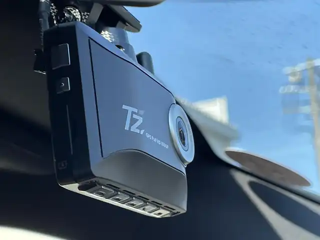 レクサス ＵＸ 250h バージョンL 群馬県 2023(令5)年 5.6万km ブレージングカーネリアンコントラストレイヤリング レクサスセーフティーシステム/・衝突軽減ブレーキ/・クルーズコントロール/・クリアランスソナー/・レーンキープアシスト/・ブラインドスポット/・オートハイビーム/・オートマチックハイビーム/・横滑り防止装置/・パノラミックビューモニター/・SOSコール/純正12.3インチナビ/・AM/FM/Bluetooth/・USB/フルセグTV/パドルシフト/パワーバックドア/前席シートヒーター/前席エアシート/前席パワーシート/ハンドルヒーター/シートメモリー/前後ドライブレコーダー/純正フロアマット/純正18インチアルミホイール/プッシュスタート/スマートキー