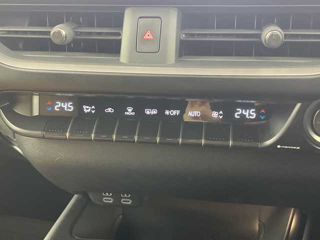 レクサス ＵＸ 250h バージョンL 愛知県 2023(令5)年 5.6万km ブレージングカーネリアンコントラストレイヤリング 禁煙車/純正12.3インチナビ/（AM/FM/Bluetooth/USB/フルセグTV)/全方位カメラ/レクサスセーフティーシステム/・プリクラッシュセーフティ/・レーダークルーズコントロール/・クリアランスソナー/・レーントレーシングアシスト/・ブラインドスポットモニター/・オートマチックハイビーム/・ロードサインアシスト/・SOSコール/ETC2.0/前後ドライブレコーダー/本革シート/前席シートヒーター/前席シートベンチレーション/前席パワーシート/メモリシート/革巻きステアリング/ステアリングヒーター/パワーバックドア/パドルシフト/純正18インチアルミホイール/スマートキー/プッシュスタート/3眼式LEDヘッドライト/フロントフォグランプ/オートライト/純正フロアマット/電子パーキングブレーキ/オートホールド/横滑り防止装置