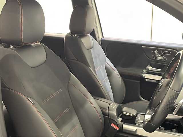 メルセデス・ベンツ ＧＬＢ２００ｄ AMGライン 新潟県 2020(令2)年 4.6万km デジタルホワイト レーダーセーフティパッケージ/・アダプティブディスタンスアシスト・ディストロニック/・アクティブブレーキアシスト/・アクティブレーンキーピングアシスト/ナビゲーションパッケージ/・TV/USB/BT/アテンションアシスト/ブラインドスポットアシスト/レーンチェンジアシスト/インテリジェントライトシステム/フラットランクオープナー/360°カメラシステム/ダウンヒル・スピード・レギュレーション/D席N席パワーシート/シートヒーター/ETC2.0/ドライブレコーダー