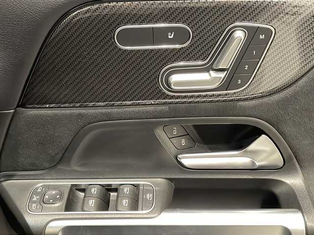 メルセデス・ベンツ ＧＬＢ２００ｄ AMGライン 新潟県 2020(令2)年 4.6万km デジタルホワイト レーダーセーフティパッケージ/・アダプティブディスタンスアシスト・ディストロニック/・アクティブブレーキアシスト/・アクティブレーンキーピングアシスト/ナビゲーションパッケージ/・TV/USB/BT/アテンションアシスト/ブラインドスポットアシスト/レーンチェンジアシスト/インテリジェントライトシステム/フラットランクオープナー/360°カメラシステム/ダウンヒル・スピード・レギュレーション/D席N席パワーシート/シートヒーター/ETC2.0/ドライブレコーダー