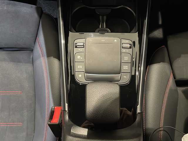 メルセデス・ベンツ ＧＬＢ２００ｄ AMGライン 新潟県 2020(令2)年 4.6万km デジタルホワイト レーダーセーフティパッケージ/・アダプティブディスタンスアシスト・ディストロニック/・アクティブブレーキアシスト/・アクティブレーンキーピングアシスト/ナビゲーションパッケージ/・TV/USB/BT/アテンションアシスト/ブラインドスポットアシスト/レーンチェンジアシスト/インテリジェントライトシステム/フラットランクオープナー/360°カメラシステム/ダウンヒル・スピード・レギュレーション/D席N席パワーシート/シートヒーター/ETC2.0/ドライブレコーダー