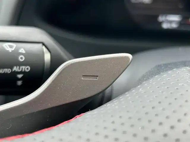 レクサス ＵＸ 250h Fスポーツ 和歌山県 2021(令3)年 6.8万km ソニックチタニウム オレンジキャリパー/純正12.3インチナビ/全方位カメラ/フルセグTV/BT/衝突軽減ブレーキ/ブラインドスポットモニター/前後コーナーセンサー/オートライト/レーダークルコン/ドラレコ/ETC/シートヒーター/ステアリングヒーター/ステアリングリモコン/シートメモリー/パドルシフト/電動リアゲート/3眼LEDヘッドライト/フォグランプ