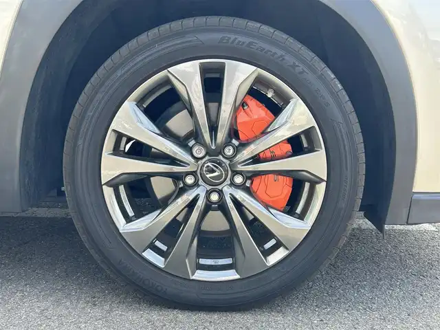レクサス ＵＸ 250h Fスポーツ 和歌山県 2021(令3)年 6.8万km ソニックチタニウム オレンジキャリパー/純正12.3インチナビ/全方位カメラ/フルセグTV/BT/衝突軽減ブレーキ/ブラインドスポットモニター/前後コーナーセンサー/オートライト/レーダークルコン/ドラレコ/ETC/シートヒーター/ステアリングヒーター/ステアリングリモコン/シートメモリー/パドルシフト/電動リアゲート/3眼LEDヘッドライト/フォグランプ