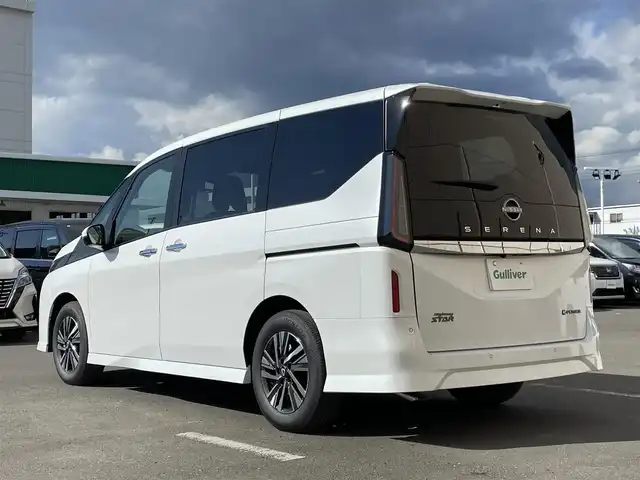 日産 セレナ e－パワー ハイウェイスター V 東京都 2025(令7)年 0.1千km 白 登録済未使用車　/純正統合型インターフェイス１２型ＤＡナビフルセグ　/・BluetoothAudio/・AppleCarPlay/AndroidAuto/・AmazonAlexa/USB/HDMI/純正フリップダウンモニター　/インテリジェントアラウンドビュー/インテリジェントルームミラー/３６０度セーフティアシスト　/・プロパイロット　/・インテリジェントエマージェンシーブレーキ /・衝突回避ステアリングアシスト /・標識検知機能 置くだけ充電/・ふらつき警報/・踏み間違い衝突防止アシスト/純正LEDヘッドライト/ハンズフリーパワースライドドア/USB電源ソケット/プッシュパワースターター/スマートキー/保証書＆取説