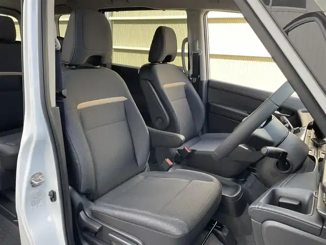 日産 セレナ e－パワー ハイウェイスター V 東京都 2025(令7)年 0.1千km 白 登録済未使用車　/純正統合型インターフェイス１２型ＤＡナビフルセグ　/・BluetoothAudio/・AppleCarPlay/AndroidAuto/・AmazonAlexa/USB/HDMI/純正フリップダウンモニター　/インテリジェントアラウンドビュー/インテリジェントルームミラー/３６０度セーフティアシスト　/・プロパイロット　/・インテリジェントエマージェンシーブレーキ /・衝突回避ステアリングアシスト /・標識検知機能 置くだけ充電/・ふらつき警報/・踏み間違い衝突防止アシスト/純正LEDヘッドライト/ハンズフリーパワースライドドア/USB電源ソケット/プッシュパワースターター/スマートキー/保証書＆取説