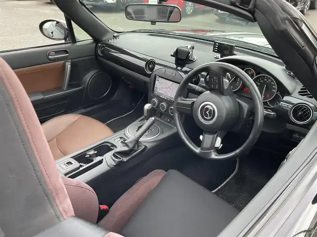 マツダ ロードスター VS RHT 福岡県 2012(平24)年 8万km ブリリアントブラック スマートキー/HDDナビ/Bluetoothオーディオ/フルセグTV/純正アルミホイール/純正フロアマット/レザーシート/運転席RECAROシート