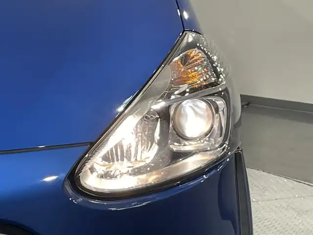 トヨタ シエンタ ファンベースG 愛知県 2018(平30)年 5.7万km コバルトブルーメタリック 純正9インチナビ/衝突軽減ブレーキ/両側電動スライドドア/アラウンドビューモニター/ビルトインETC2.0/シートヒーター/ドライブレコーダー/ステアリングヒーター/フルセグＴＶ/Bluetooth/コーナーセンサー/レーンキープアシスト/オートハイビーム/プッシュスタート/スマートキー/CD/DVD再生/アイドリングストップ/ミュージックサーバー/純正フロアマット/電動格納ミラー/ヘッドライトレベライザー/横滑り防止装置/オートエアコン/ステアリングリモコン/パーキングサポートブレーキ/クリアランスソナー/先行車発進/