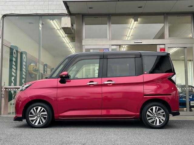 トヨタ タンク カスタムG S 埼玉県 2017(平29)年 5万km ブラックマイカ/マゼンダベリーメタリック 純正SDナビ/バックカメラ、サイドカメラ/ドライブレコーダー/Bluetooth/ETC/クルーズコントロール/シートヒータ/両側パワースライドドア/アイドリングストップ/スペアキー
