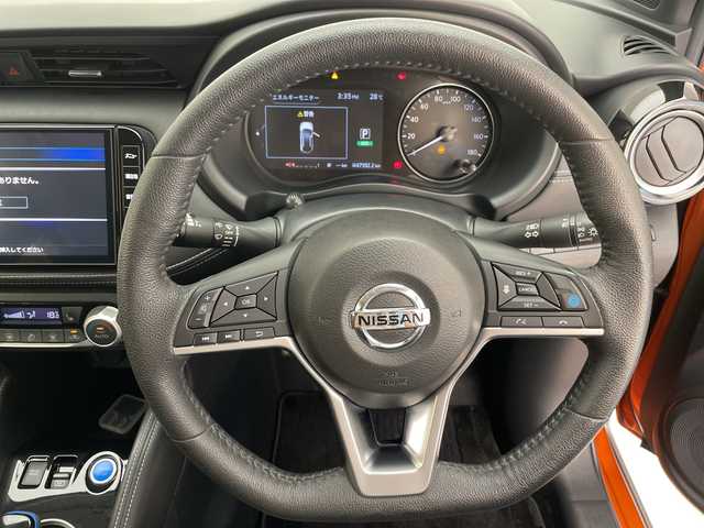 日産 キックス X 愛知県 2021(令3)年 4.8万km プレミアムホライズンオレンジ/ピュアブラック 2トーン プロパイロット/SOSコール/純正9型ナビ SDカードなし/全方位カメラ/クルーズコントロール/シートヒーター/バックカメラ/コーナーセンサー/純正アルミホイール/ルーフレール/LEDヘッドライト/ステアリングヒーター/インテリジェントミラー/オートライト/ドライブレコーダー/ETC/衝突軽減システム/フルセグ/CD DVD/Bluetooth/ステアリングスイッチ/スマートキー/プッシュスタート