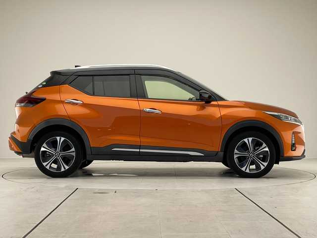 日産 キックス X 愛知県 2021(令3)年 4.8万km プレミアムホライズンオレンジ/ピュアブラック 2トーン プロパイロット/SOSコール/純正9型ナビ SDカードなし/全方位カメラ/クルーズコントロール/シートヒーター/バックカメラ/コーナーセンサー/純正アルミホイール/ルーフレール/LEDヘッドライト/ステアリングヒーター/インテリジェントミラー/オートライト/ドライブレコーダー/ETC/衝突軽減システム/フルセグ/CD DVD/Bluetooth/ステアリングスイッチ/スマートキー/プッシュスタート