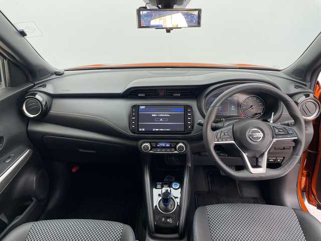日産 キックス X 愛知県 2021(令3)年 4.8万km プレミアムホライズンオレンジ/ピュアブラック 2トーン プロパイロット/SOSコール/純正9型ナビ SDカードなし/全方位カメラ/クルーズコントロール/シートヒーター/バックカメラ/コーナーセンサー/純正アルミホイール/ルーフレール/LEDヘッドライト/ステアリングヒーター/インテリジェントミラー/オートライト/ドライブレコーダー/ETC/衝突軽減システム/フルセグ/CD DVD/Bluetooth/ステアリングスイッチ/スマートキー/プッシュスタート