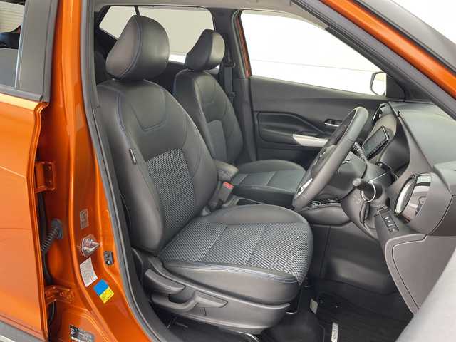 日産 キックス X 愛知県 2021(令3)年 4.8万km プレミアムホライズンオレンジ/ピュアブラック 2トーン プロパイロット/SOSコール/純正9型ナビ SDカードなし/全方位カメラ/クルーズコントロール/シートヒーター/バックカメラ/コーナーセンサー/純正アルミホイール/ルーフレール/LEDヘッドライト/ステアリングヒーター/インテリジェントミラー/オートライト/ドライブレコーダー/ETC/衝突軽減システム/フルセグ/CD DVD/Bluetooth/ステアリングスイッチ/スマートキー/プッシュスタート