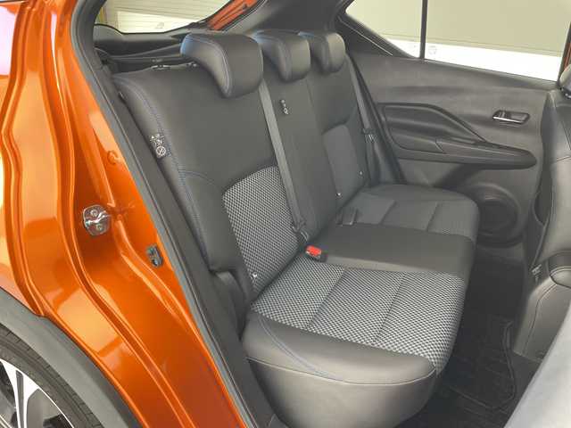 日産 キックス X 愛知県 2021(令3)年 4.8万km プレミアムホライズンオレンジ/ピュアブラック 2トーン プロパイロット/SOSコール/純正9型ナビ SDカードなし/全方位カメラ/クルーズコントロール/シートヒーター/バックカメラ/コーナーセンサー/純正アルミホイール/ルーフレール/LEDヘッドライト/ステアリングヒーター/インテリジェントミラー/オートライト/ドライブレコーダー/ETC/衝突軽減システム/フルセグ/CD DVD/Bluetooth/ステアリングスイッチ/スマートキー/プッシュスタート