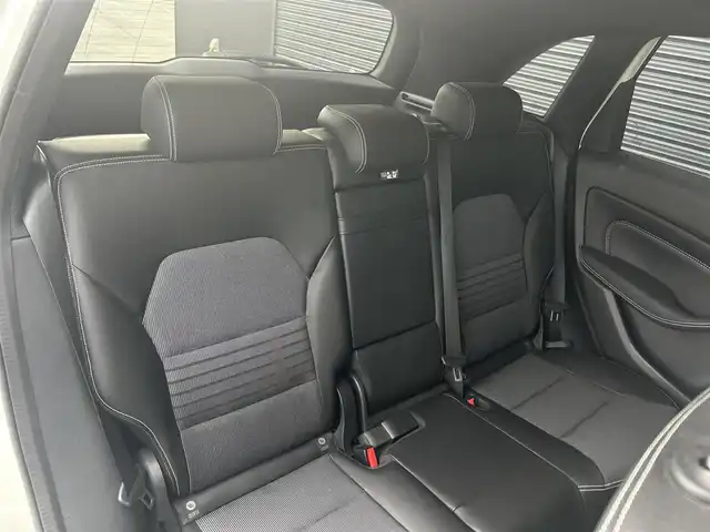 メルセデス・ベンツ Ｂ１８０ 茨城県 2018(平30)年 2.1万km カルサイトホワイト 後期型 /ワンオ-ナ- /ベ-シックパッケージ /・メモリー付パワーシート/・電動ランバーサポート/・クライメートコントロール/・サングラスケース/・アンダーシートボックス/・12V電源ソケット/RSP /ACC /LKA/BSA/LED /ナビ /12セグ /BT /CarPlay /USB /DVD/CD /バックカメラ /パークトロニック /半革シート /シートヒーター /パワーシート /キーレスゴー /パドルシフト /ETC /純正17inAW /禁煙車