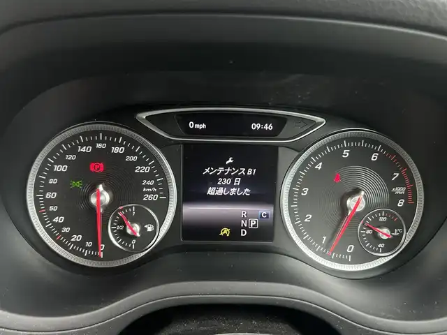 メルセデス・ベンツ Ｂ１８０ 茨城県 2018(平30)年 2.1万km カルサイトホワイト 後期型 /ワンオ-ナ- /ベ-シックパッケージ /・メモリー付パワーシート/・電動ランバーサポート/・クライメートコントロール/・サングラスケース/・アンダーシートボックス/・12V電源ソケット/RSP /ACC /LKA/BSA/LED /ナビ /12セグ /BT /CarPlay /USB /DVD/CD /バックカメラ /パークトロニック /半革シート /シートヒーター /パワーシート /キーレスゴー /パドルシフト /ETC /純正17inAW /禁煙車