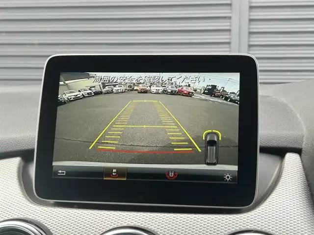 メルセデス・ベンツ Ｂ１８０ 茨城県 2018(平30)年 2.1万km カルサイトホワイト 後期型 /ワンオ-ナ- /ベ-シックパッケージ /・メモリー付パワーシート/・電動ランバーサポート/・クライメートコントロール/・サングラスケース/・アンダーシートボックス/・12V電源ソケット/RSP /ACC /LKA/BSA/LED /ナビ /12セグ /BT /CarPlay /USB /DVD/CD /バックカメラ /パークトロニック /半革シート /シートヒーター /パワーシート /キーレスゴー /パドルシフト /ETC /純正17inAW /禁煙車