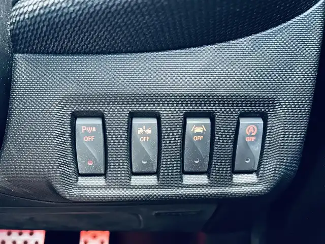 スマート ＭＣＣ スマート フォーフォー BRABUS エクスクルーシブ 大阪府 2017(平29)年 5.1万km 赤 ガラスルーフ/社外ナビ/TV/バックカメラ/純正17インチAW/クリアランスソナー/クルーズコントロール/レーンアシスト/黒革/シートヒーター/パドルシフト/リモコンキー/ETC/USB/AUX/Bluetooth