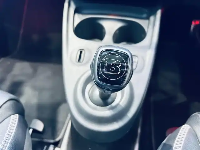 スマート ＭＣＣ スマート フォーフォー BRABUS エクスクルーシブ 大阪府 2017(平29)年 5.1万km 赤 ガラスルーフ/社外ナビ/TV/バックカメラ/純正17インチAW/クリアランスソナー/クルーズコントロール/レーンアシスト/黒革/シートヒーター/パドルシフト/リモコンキー/ETC/USB/AUX/Bluetooth