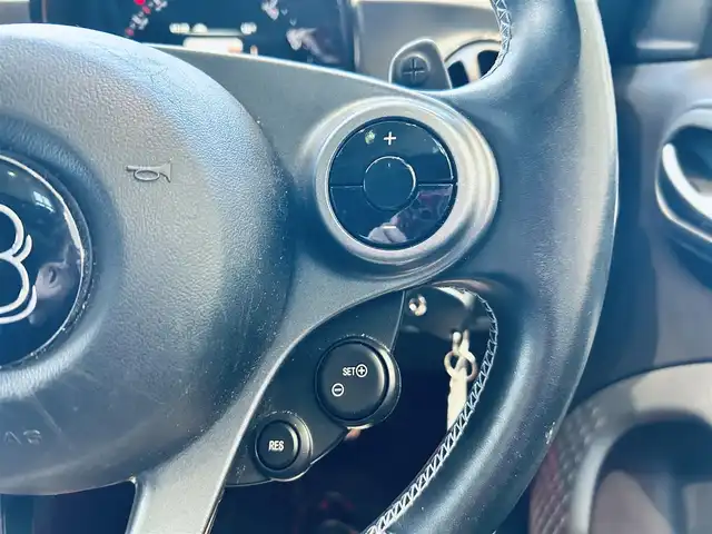 スマート ＭＣＣ スマート フォーフォー BRABUS エクスクルーシブ 大阪府 2017(平29)年 5.1万km 赤 ガラスルーフ/社外ナビ/TV/バックカメラ/純正17インチAW/クリアランスソナー/クルーズコントロール/レーンアシスト/黒革/シートヒーター/パドルシフト/リモコンキー/ETC/USB/AUX/Bluetooth