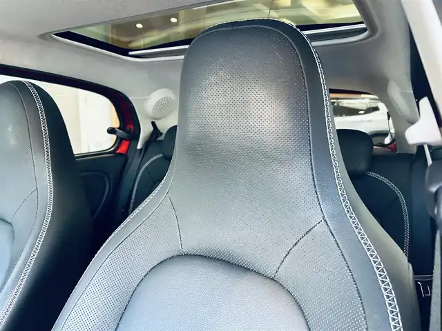 スマート ＭＣＣ スマート フォーフォー BRABUS エクスクルーシブ 大阪府 2017(平29)年 5.1万km 赤 ガラスルーフ/社外ナビ/TV/バックカメラ/純正17インチAW/クリアランスソナー/クルーズコントロール/レーンアシスト/黒革/シートヒーター/パドルシフト/リモコンキー/ETC/USB/AUX/Bluetooth