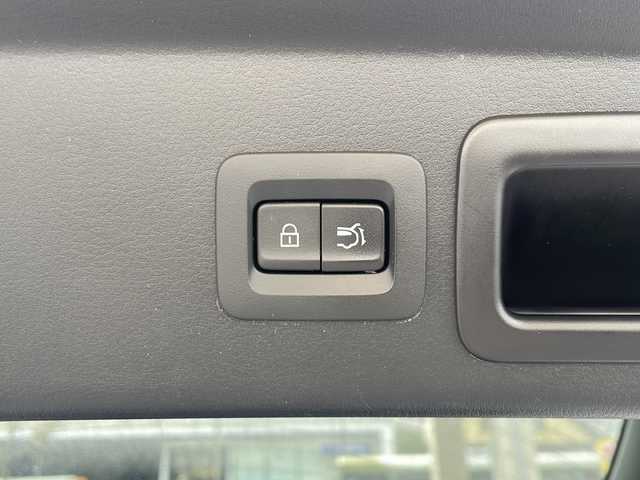 マツダ ＣＸ－３０ XD 100周年特別記念車 広島県 2020(令2)年 3.9万km スノーフレイクホワイトパールマイカ /登録時走行距離/　　　　　　　38146キロ/i-stop/純正ナビ/全方位モニター/地デジ/赤革シート/シートヒーター/クルーズコントロール/パワーバックドア/ステアヒーター/BOSEサウンドシステム/スペアキー×１/ETC/新車時整備手帳/　　【保証書】/取扱説明書/