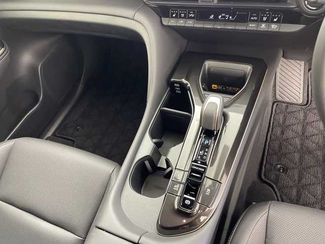 トヨタ クラウン スポーツ Z 鹿児島県 2024(令6)年 1.1万km プレシャスホワイトパール トヨタセーフティセンス/ワンオーナー/メーカーオプションディスプレイオーディオ/Bluetooth/フルセグテレビ/FM/AM/CarPlay/アンドロイドオート/パーキングアシスト/レーダークルーズコントロール/ビルトインETC2.0/全方位モニター/パノラマスライディングルーフ/電動リアゲート/デジタルインナーミラー/前後ドライブレコーダー/前席パワーシート/ベンチレーション/モデリスタフルエアロ/テレビキャンセラー/ステアリングヒーター/ワイアレス充電