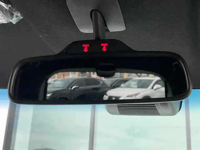 ホンダ Ｎ ＢＯＸ カスタム L スタイル+ブラック 香川県 2022(令4)年 4.6万km プラチナホワイトパール ホンダセンシング/→衝突軽減ブレーキ/→誤発信抑制機能/→後方誤発信抑制機能/→近距離衝突軽減ブレーキ/→歩行者事故軽減ステアリング/→路外逸脱抑制機能/→クルーズコントロール/→車線維持支援システム/→先行車発進お知らせ機能/→標識認識機能/→オートハイビーム/PanasonicSDナビ/【Bluetooth/ＡＭ／ＦＭ／フルセグＴＶ】/バックカメラ/両側パワースライドドア/純正革巻きステアリング/ステアリングリモコン/クラッツィオシートカバー/クラッツィオフロアマット/前席シートヒーター/後席クールフィルム施工/シートバックテーブル/後側コーナーセンサー/純正フルLEDヘッドライト/純正ドアバイザー/純正14インチアルミホイール/ETC/スマートキー/プッシュスタート