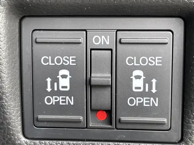 ホンダ Ｎ ＢＯＸ カスタム L スタイル+ブラック 香川県 2022(令4)年 4.6万km プラチナホワイトパール ホンダセンシング/→衝突軽減ブレーキ/→誤発信抑制機能/→後方誤発信抑制機能/→近距離衝突軽減ブレーキ/→歩行者事故軽減ステアリング/→路外逸脱抑制機能/→クルーズコントロール/→車線維持支援システム/→先行車発進お知らせ機能/→標識認識機能/→オートハイビーム/PanasonicSDナビ/【Bluetooth/ＡＭ／ＦＭ／フルセグＴＶ】/バックカメラ/両側パワースライドドア/純正革巻きステアリング/ステアリングリモコン/クラッツィオシートカバー/クラッツィオフロアマット/前席シートヒーター/後席クールフィルム施工/シートバックテーブル/後側コーナーセンサー/純正フルLEDヘッドライト/純正ドアバイザー/純正14インチアルミホイール/ETC/スマートキー/プッシュスタート