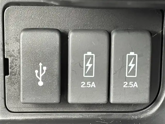 ホンダ Ｎ ＢＯＸ カスタム L スタイル+ブラック 香川県 2022(令4)年 4.6万km プラチナホワイトパール ホンダセンシング/→衝突軽減ブレーキ/→誤発信抑制機能/→後方誤発信抑制機能/→近距離衝突軽減ブレーキ/→歩行者事故軽減ステアリング/→路外逸脱抑制機能/→クルーズコントロール/→車線維持支援システム/→先行車発進お知らせ機能/→標識認識機能/→オートハイビーム/PanasonicSDナビ/【Bluetooth/ＡＭ／ＦＭ／フルセグＴＶ】/バックカメラ/両側パワースライドドア/純正革巻きステアリング/ステアリングリモコン/クラッツィオシートカバー/クラッツィオフロアマット/前席シートヒーター/後席クールフィルム施工/シートバックテーブル/後側コーナーセンサー/純正フルLEDヘッドライト/純正ドアバイザー/純正14インチアルミホイール/ETC/スマートキー/プッシュスタート