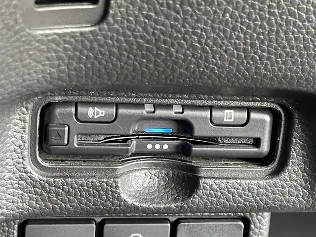 ホンダ Ｎ ＢＯＸ カスタム L スタイル+ブラック 香川県 2022(令4)年 4.6万km プラチナホワイトパール ホンダセンシング/→衝突軽減ブレーキ/→誤発信抑制機能/→後方誤発信抑制機能/→近距離衝突軽減ブレーキ/→歩行者事故軽減ステアリング/→路外逸脱抑制機能/→クルーズコントロール/→車線維持支援システム/→先行車発進お知らせ機能/→標識認識機能/→オートハイビーム/PanasonicSDナビ/【Bluetooth/ＡＭ／ＦＭ／フルセグＴＶ】/バックカメラ/両側パワースライドドア/純正革巻きステアリング/ステアリングリモコン/クラッツィオシートカバー/クラッツィオフロアマット/前席シートヒーター/後席クールフィルム施工/シートバックテーブル/後側コーナーセンサー/純正フルLEDヘッドライト/純正ドアバイザー/純正14インチアルミホイール/ETC/スマートキー/プッシュスタート