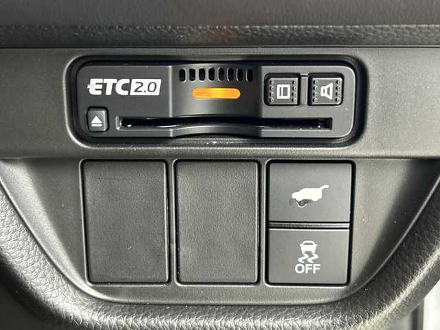 ホンダ ＺＲ－Ｖ ハイブリッド e:HEV Z 愛知県 2023(令5)年 1.4万km プラチナホワイトパール 禁煙車/純正9インチナビ/（AM/FM/フルセグTV/Bluetooth/applecarplay）/全方位カメラ/BOSEサウンド/シーケンシャルウインカー/ワイヤレス充電/ホンダセンシング/・アダプティブクルーズコントロール/・路外逸脱抑制機能/・ブラインドスポットモニター/・踏み間違い衝突軽減システム/・パーキングセンサー警報/・衝突軽減ブレーキ/・オートマチックハイビーム/ETC２．０/前後ドライブレコーダー/本革シート/前席シートヒーター/前席メモリシート/前席パワーシート/革巻きステアリング/ステアリングヒーター/パワーバックドア/パドルシフト/ダウンヒルアシストコントロール/純正１８インチアルミホイール/LEDヘッドライト/純正フロアマット/電動格納ミラー/スマートキー/プッシュスタート