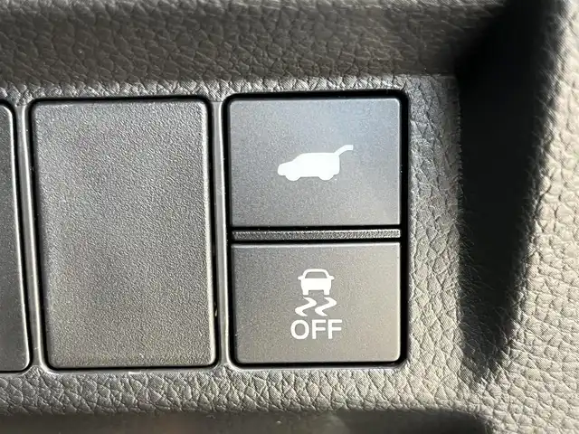 ホンダ ステップワゴン スパーダ eHEV 奈良県 2023(令5)年 0.7万km プラチナホワイトパール 純正9インチナビ（LXM-237VFNi）/（フルセグ/BT/CD/DVD）/純正15.6インチフリップダウンモニター（VM-231FE）/レーダークルーズコントロール/パドルシフト/バックカメラ/ブラインドスポットモニター/前後コーナーセンサー/衝突軽減システム/レーンキープアシスト/両側パワースライドドア/ハーフレザーシート/前席シートヒーター/後席サンシェード/デジタルインナーミラー/前後ドライブレコーダー（DRH-229ND）/ETC/純正16インチAW/保証書/取り扱い説明書/スペアキーＸ１