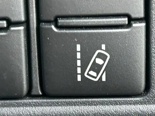 トヨタ ヴォクシー ZS GRスポーツ 岡山県 2019(平31)年 8.8万km ブラック 登録時走行距離87494km/ワンオーナー/ALPINEBIGX9インチナビ/（AM/FM/CD/DVD/TV/BT）/ダブルゾーン/ALPINE12.8インチフリップダウンモニター/両側パワースライドドア/バックカメラ/フロントカメラ/アイドリングストップ/トヨタセーフティセンス/・クルーズコントロール/・オートマチックハイビーム/・プリクラッシュセーフティ/・レーンディパーチャアラート/USB入力端子/HDMI入力端子/純正18インチアルミホイール/LEDヘッドライト/プッシュスタート/スペアタイヤ/取扱説明書/保証書