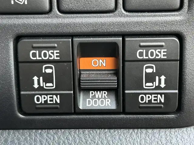 トヨタ ヴォクシー ZS GRスポーツ 岡山県 2019(平31)年 8.8万km ブラック 登録時走行距離87494km/ワンオーナー/ALPINEBIGX9インチナビ/（AM/FM/CD/DVD/TV/BT）/ダブルゾーン/ALPINE12.8インチフリップダウンモニター/両側パワースライドドア/バックカメラ/フロントカメラ/アイドリングストップ/トヨタセーフティセンス/・クルーズコントロール/・オートマチックハイビーム/・プリクラッシュセーフティ/・レーンディパーチャアラート/USB入力端子/HDMI入力端子/純正18インチアルミホイール/LEDヘッドライト/プッシュスタート/スペアタイヤ/取扱説明書/保証書