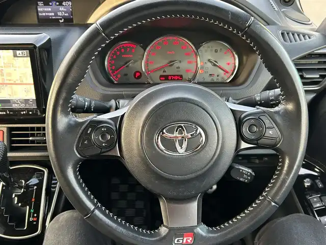 トヨタ ヴォクシー ZS GRスポーツ 岡山県 2019(平31)年 8.8万km ブラック 登録時走行距離87494km/ワンオーナー/ALPINEBIGX9インチナビ/（AM/FM/CD/DVD/TV/BT）/ダブルゾーン/ALPINE12.8インチフリップダウンモニター/両側パワースライドドア/バックカメラ/フロントカメラ/アイドリングストップ/トヨタセーフティセンス/・クルーズコントロール/・オートマチックハイビーム/・プリクラッシュセーフティ/・レーンディパーチャアラート/USB入力端子/HDMI入力端子/純正18インチアルミホイール/LEDヘッドライト/プッシュスタート/スペアタイヤ/取扱説明書/保証書