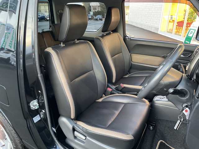 スズキ ジムニー ランドベンチャー 道央・札幌 2017(平29)年 5.7万km ブルーイッシュブラックパール3 ・４WD/・バックカメラ/・社外ナビ（Bluetooth、フルセグTV、DVD）/・フロントシートヒーター/・ドライブレコーダー/・フォグランプ/・ETC/・エンジンスターター/・リモコンキー/・スペアキー/・背面タイヤ/・背面タイヤハードカバー/・ドアバイザー/・ハーフレザーシート/・純正フロアマット