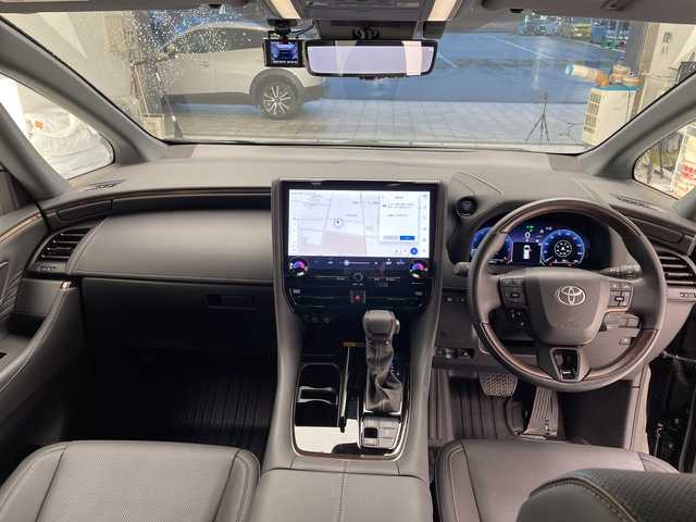 トヨタ アルファード Z 愛知県 2024(令6)年 1.3万km ブラック セーフティセンス/純正１４型ＤＡナビ　/後席フリップダウンモニター　/３眼ＬＥＤ　/全方位カメラ　/両側電動スライド　/黒革シート/レーダークルーズコントロール　/シートヒーター　/エアシート　/電動リヤゲート　/パワーシート　/コーナーセンサー/純正アルミホイール/ETC2.0/ブラインドスポットモニター/ユニバーサルステップ/デジタルインナーミラー/リアオートエアコン/レーンキープアシスト/オートマチックハイビーム/ワイヤレス充電/ドライブレコーダー/衝突軽減/フルセグTV/Bluetooth/ステアリングスイッチ/スマートキー/プッシュスタート