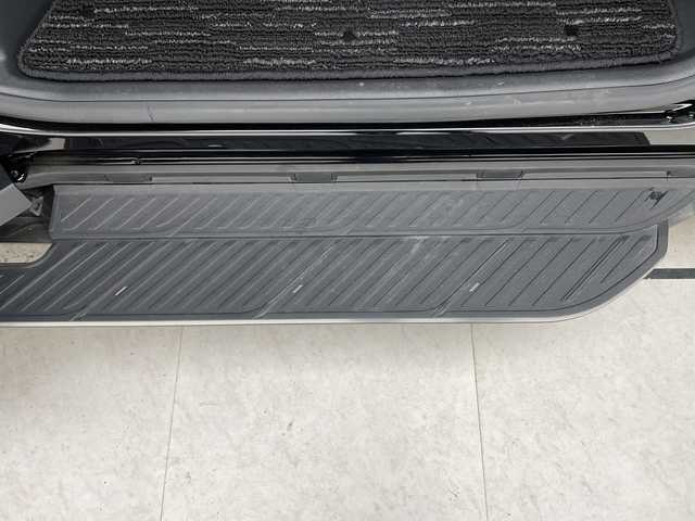 トヨタ アルファード Z 愛知県 2024(令6)年 1.3万km ブラック セーフティセンス/純正１４型ＤＡナビ　/後席フリップダウンモニター　/３眼ＬＥＤ　/全方位カメラ　/両側電動スライド　/黒革シート/レーダークルーズコントロール　/シートヒーター　/エアシート　/電動リヤゲート　/パワーシート　/コーナーセンサー/純正アルミホイール/ETC2.0/ブラインドスポットモニター/ユニバーサルステップ/デジタルインナーミラー/リアオートエアコン/レーンキープアシスト/オートマチックハイビーム/ワイヤレス充電/ドライブレコーダー/衝突軽減/フルセグTV/Bluetooth/ステアリングスイッチ/スマートキー/プッシュスタート