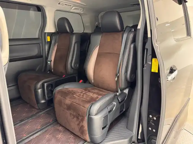 トヨタ アルファード 240S タイプゴールド 兵庫県 2013(平25)年 8.7万km ブラック ・社外SDナビ　（AVN‐ZX02i)/（CD/DVD/SD/Bluetooth/フルセグTV）　　/・社外フリップダウンモニター　/・コーナーセンサー　　/・クルーズコントロール　　/・バックカメラ　/・パワーバックドア　/・両側パワースライドドア　/・ダウンサス　/・ハーフレザーシート　/・ETC　/・純正マット/・純正ドアバイザー/・HID/・フォグランプ/・社外20インチAW