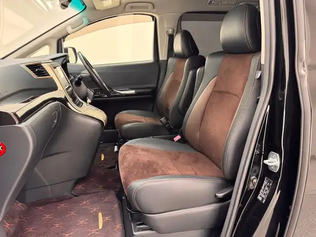 トヨタ アルファード 240S タイプゴールド 兵庫県 2013(平25)年 8.7万km ブラック ・社外SDナビ　（AVN‐ZX02i)/（CD/DVD/SD/Bluetooth/フルセグTV）　　/・社外フリップダウンモニター　/・コーナーセンサー　　/・クルーズコントロール　　/・バックカメラ　/・パワーバックドア　/・両側パワースライドドア　/・ダウンサス　/・ハーフレザーシート　/・ETC　/・純正マット/・純正ドアバイザー/・HID/・フォグランプ/・社外20インチAW