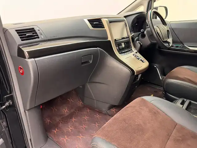 トヨタ アルファード 240S タイプゴールド 兵庫県 2013(平25)年 8.7万km ブラック ・社外SDナビ　（AVN‐ZX02i)/（CD/DVD/SD/Bluetooth/フルセグTV）　　/・社外フリップダウンモニター　/・コーナーセンサー　　/・クルーズコントロール　　/・バックカメラ　/・パワーバックドア　/・両側パワースライドドア　/・ダウンサス　/・ハーフレザーシート　/・ETC　/・純正マット/・純正ドアバイザー/・HID/・フォグランプ/・社外20インチAW