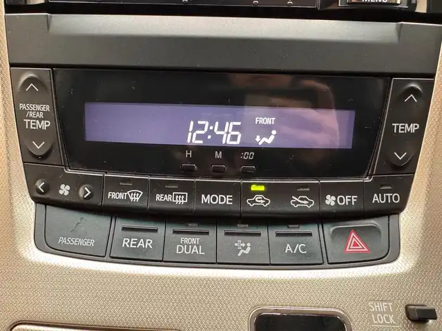 トヨタ アルファード 240S タイプゴールド 兵庫県 2013(平25)年 8.7万km ブラック ・社外SDナビ　（AVN‐ZX02i)/（CD/DVD/SD/Bluetooth/フルセグTV）　　/・社外フリップダウンモニター　/・コーナーセンサー　　/・クルーズコントロール　　/・バックカメラ　/・パワーバックドア　/・両側パワースライドドア　/・ダウンサス　/・ハーフレザーシート　/・ETC　/・純正マット/・純正ドアバイザー/・HID/・フォグランプ/・社外20インチAW