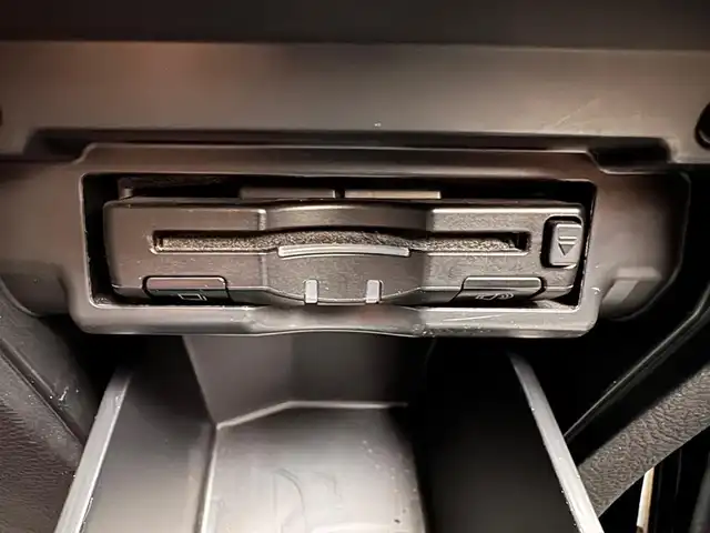 トヨタ アルファード 240S タイプゴールド 兵庫県 2013(平25)年 8.7万km ブラック ・社外SDナビ　（AVN‐ZX02i)/（CD/DVD/SD/Bluetooth/フルセグTV）　　/・社外フリップダウンモニター　/・コーナーセンサー　　/・クルーズコントロール　　/・バックカメラ　/・パワーバックドア　/・両側パワースライドドア　/・ダウンサス　/・ハーフレザーシート　/・ETC　/・純正マット/・純正ドアバイザー/・HID/・フォグランプ/・社外20インチAW