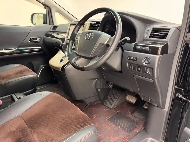 トヨタ アルファード 240S タイプゴールド 兵庫県 2013(平25)年 8.7万km ブラック ・社外SDナビ　（AVN‐ZX02i)/（CD/DVD/SD/Bluetooth/フルセグTV）　　/・社外フリップダウンモニター　/・コーナーセンサー　　/・クルーズコントロール　　/・バックカメラ　/・パワーバックドア　/・両側パワースライドドア　/・ダウンサス　/・ハーフレザーシート　/・ETC　/・純正マット/・純正ドアバイザー/・HID/・フォグランプ/・社外20インチAW