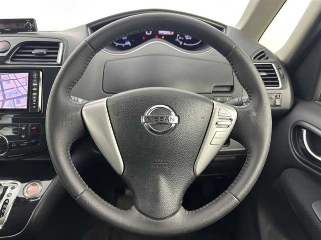 日産 セレナ ハイウェイスター S HV Vセレ 大分県 2013(平25)年 7.5万km スーパーブラック 7インチ社外ナビ(CN-R500WD)/　　（CD/DVD/フルセグ）/両側パワースライドドア/社外前後ドライブレコーダー/クルーズコントロール/HIDオートライト/バックカメラ/純正AW16インチ/プッシュスタート/インテリジェントキー/アイドリングストップ/スペアキー