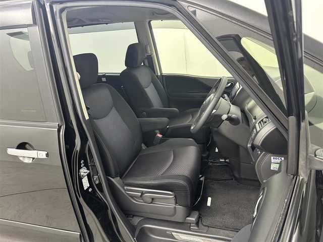 日産 セレナ ハイウェイスター S HV Vセレ 大分県 2013(平25)年 7.5万km スーパーブラック 7インチ社外ナビ(CN-R500WD)/　　（CD/DVD/フルセグ）/両側パワースライドドア/社外前後ドライブレコーダー/クルーズコントロール/HIDオートライト/バックカメラ/純正AW16インチ/プッシュスタート/インテリジェントキー/アイドリングストップ/スペアキー