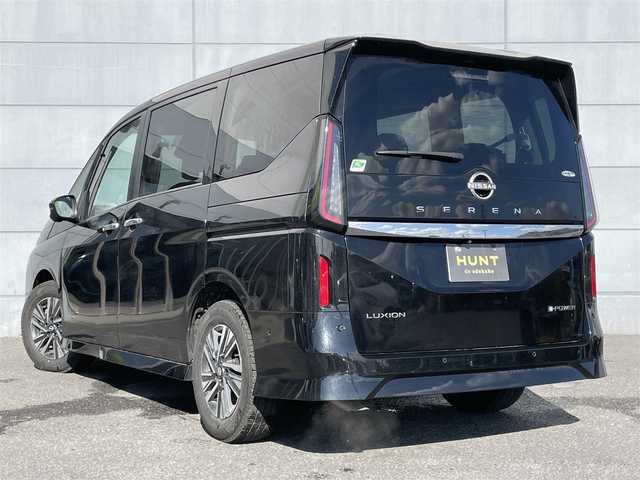 日産 セレナ e－パワー ルキシオン 鹿児島県 2023(令5)年 0.4万km ダイヤモンドブラック 純正12.3インチメモリナビ/(AM/FM/BT/フルセグTV)/全方位カメラ/バックカメラ/レザーシート/両側パワースライドドア/プロパイロット/エマージェンシーブレーキ/スマートキー/プッシュスタート/ETC/電格ミラー/ウィンカーミラー/オートライト/フォグランプ/LEDヘッドライト/ヘッドアップディスプレイ/レーダークルーズコントロール/インテリジェントルームミラー/純正16インチアルミホイール