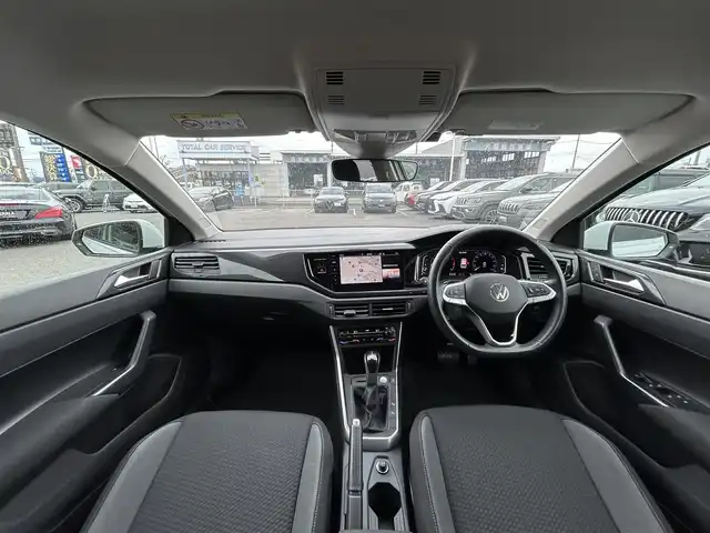 フォルクスワーゲン ＶＷ ポロ TSI アクティブ 滋賀県 2022(令4)年 2.6万km 白 DiscoverProパッケージ/LEDヘッドライト/純正ナビ/Bカメラ/BT/USB/ACC/LKS/デジタルメータークラスター/F.Rクリアランスソナー/Apple Car Play/ETC/純正ラバーマット